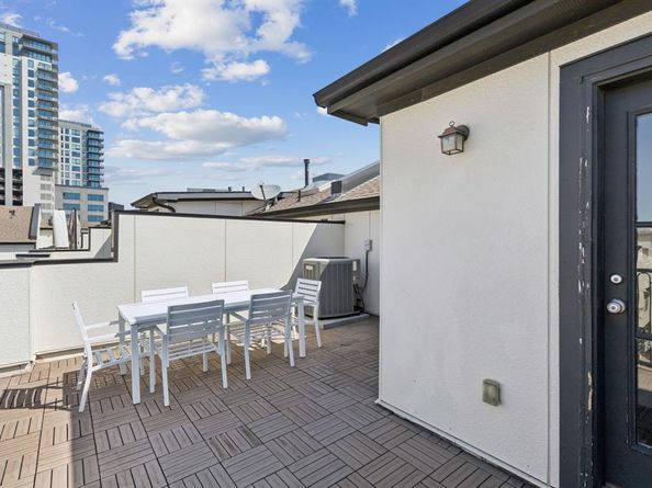 561 S Cesar Chavez Boulevard , Dallas Texas 75201