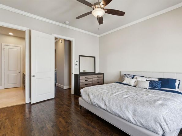 561 S Cesar Chavez Boulevard , Dallas Texas 75201