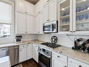 561 S Cesar Chavez Boulevard , Dallas Texas 75201