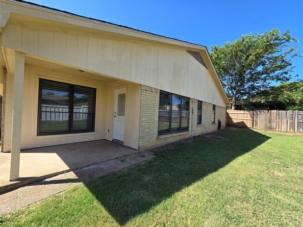 7000  Santa Rita Court , Fort Worth Texas 76133