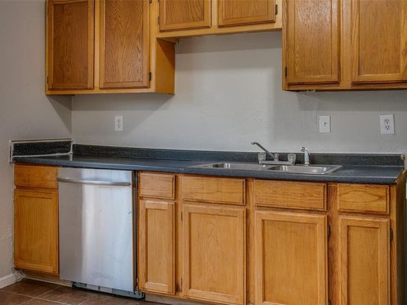 10500  Lake June   L03, Dallas Texas 75217