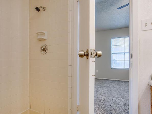 10500  Lake June   L03, Dallas Texas 75217