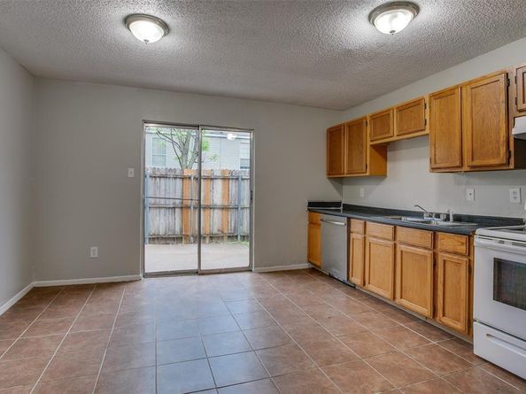 10500  Lake June   L03, Dallas Texas 75217