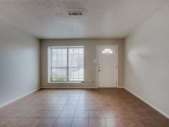 10500  Lake June   L03, Dallas Texas 75217