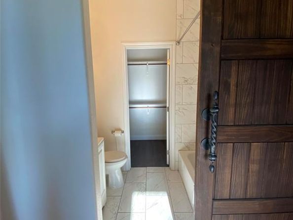 3912  Avant Street , Dallas Texas 75215