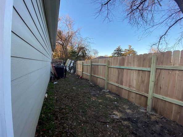 3912  Avant Street , Dallas Texas 75215