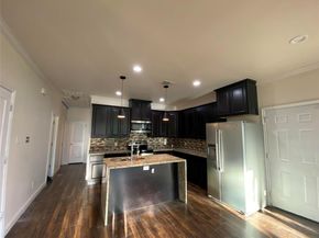 3912  Avant Street , Dallas Texas 75215