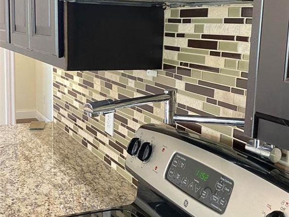 3912  Avant Street , Dallas Texas 75215