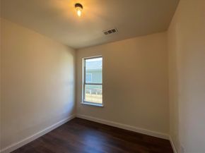 3912  Avant Street , Dallas Texas 75215