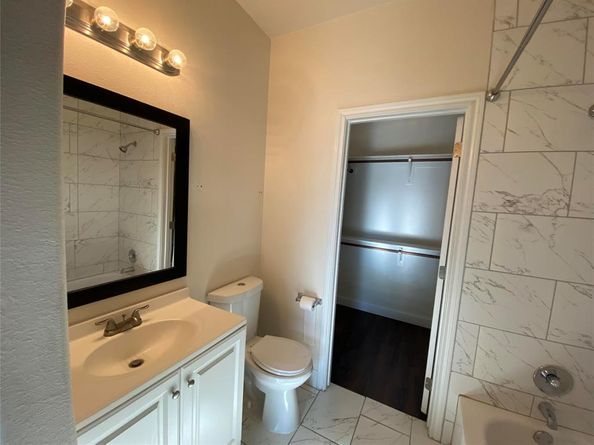 3912  Avant Street , Dallas Texas 75215