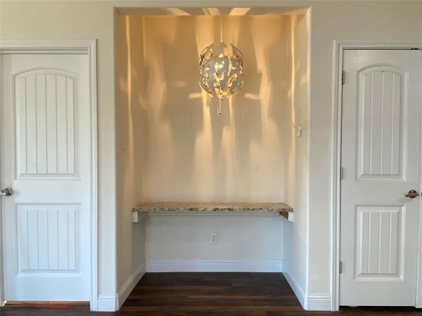 3912  Avant Street , Dallas Texas 75215