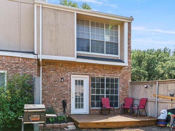 2411  Northlake Court , Irving Texas 75038