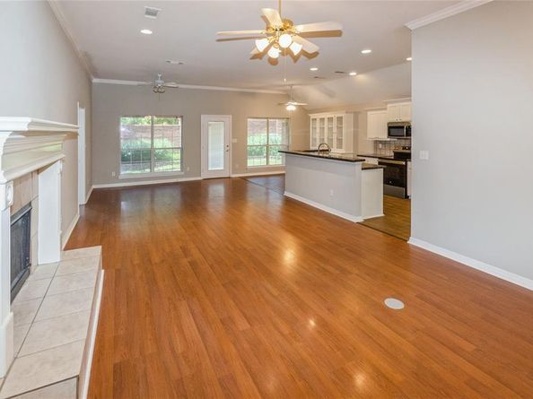 915  Cresthaven Drive  3, Cedar Hill Texas 75104