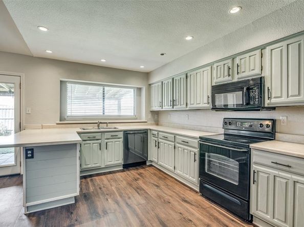 6109  Denver Street , Rowlett Texas 75088