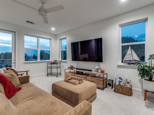 3081  Chimes Street , Dallas Texas 75219