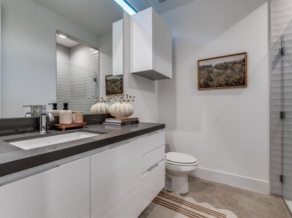 3081  Chimes Street , Dallas Texas 75219