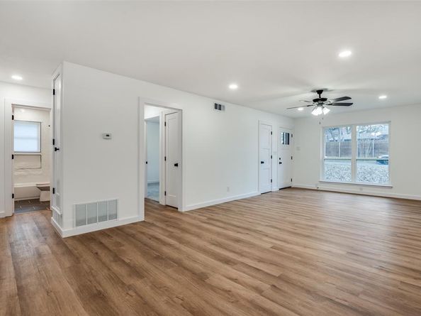 4404  Dove Creek Way , Dallas Texas 75232