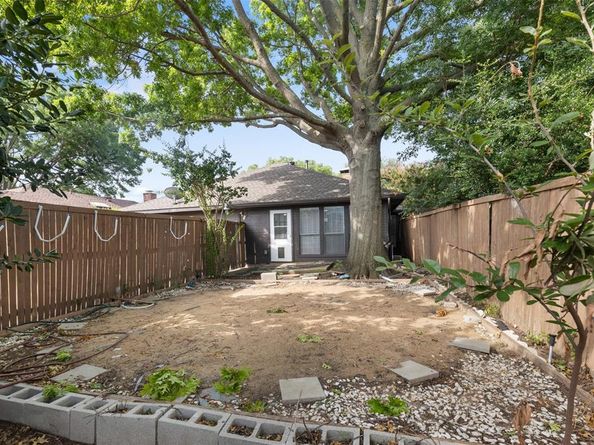 2805  Stoneridge Drive , Garland Texas 75044