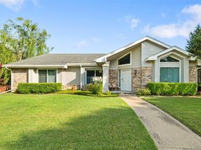 302  Hillside Court , Garland Texas 75043