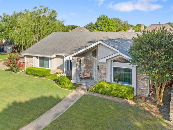 302  Hillside Court , Garland Texas 75043