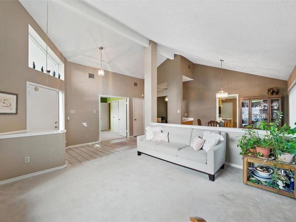 302  Hillside Court , Garland Texas 75043