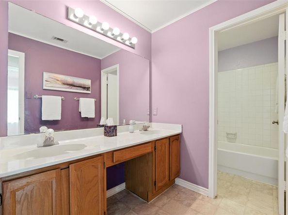 302  Hillside Court , Garland Texas 75043
