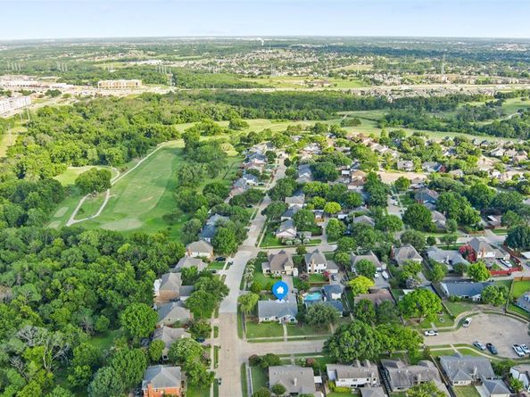 302  Hillside Court , Garland Texas 75043