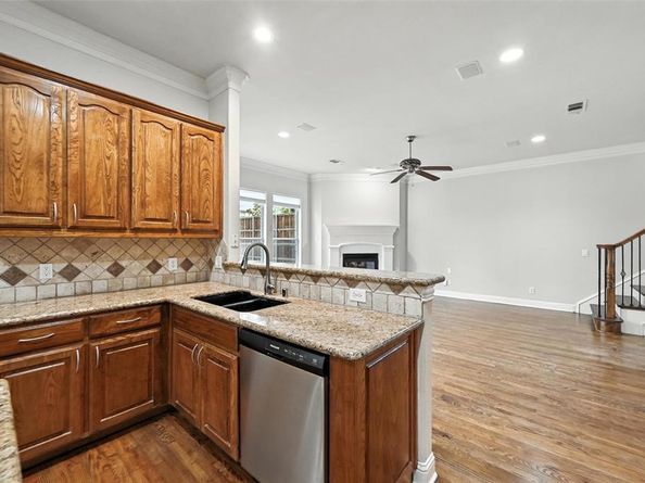 6115  Belmont Avenue , Dallas Texas 75214