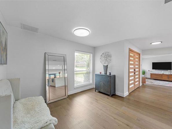 12211  Quincy Lane , Dallas Texas 75230