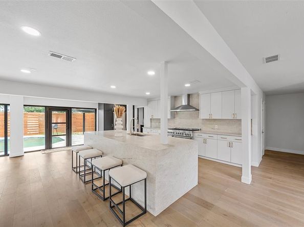 12211  Quincy Lane , Dallas Texas 75230