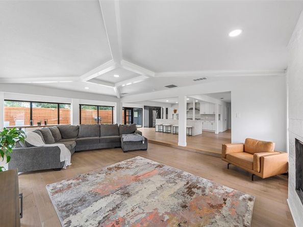 12211  Quincy Lane , Dallas Texas 75230