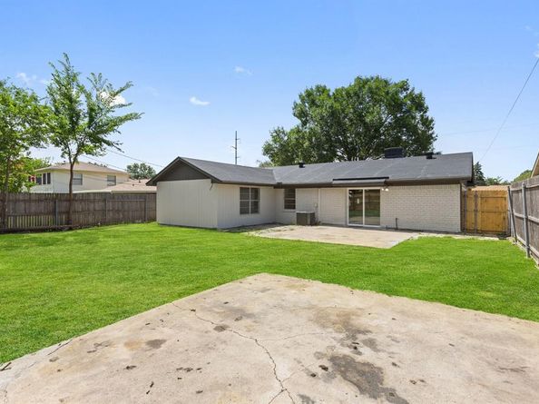 719  Sara Drive , Mesquite Texas 75149
