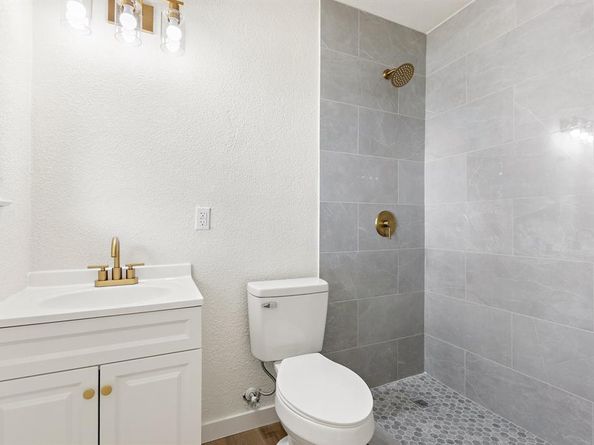 719  Sara Drive , Mesquite Texas 75149