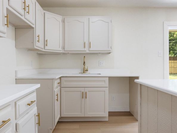 719  Sara Drive , Mesquite Texas 75149