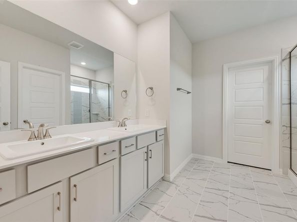 808  Hayes Court , Crowley Texas 76036