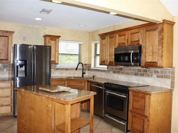 722  Highview Lane , Grapevine Texas 76051