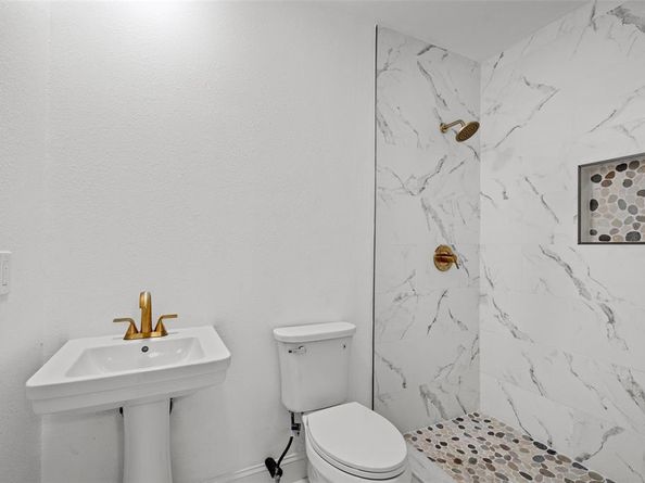 11832  Cromwell Drive , Dallas Texas 75234