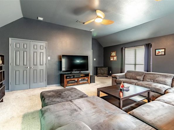 1922  Hidden Trail Drive , Lewisville Texas 75067