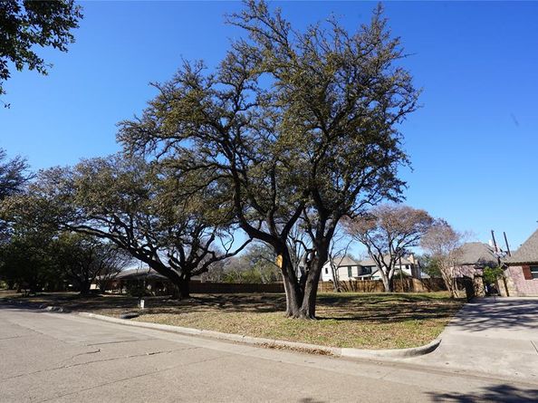 5723  Meletio Lane , Dallas Texas 75230