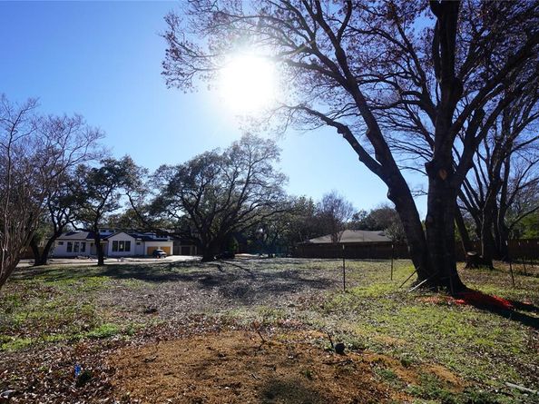 5723  Meletio Lane , Dallas Texas 75230