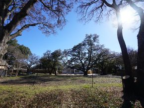 5723  Meletio Lane , Dallas Texas 75230