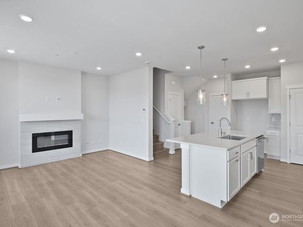 13217 NE 127th Court B, Kirkland WA 98034