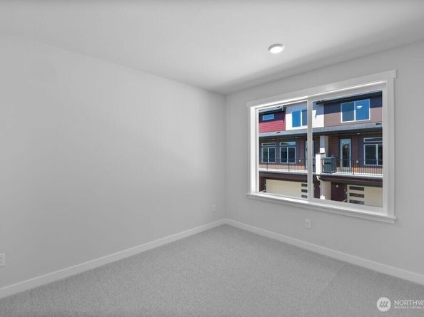 13217 NE 127th Court B, Kirkland WA 98034