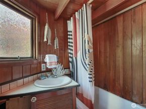 624 W Ewing Street 3, Seattle WA 98119