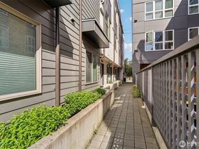 4407 42nd Avenue SW D, Seattle WA 98116