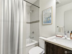 4407 42nd Avenue SW D, Seattle WA 98116