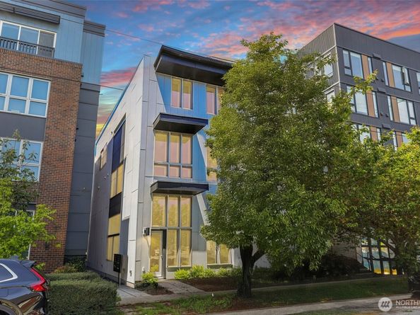4407 42nd Avenue SW D, Seattle WA 98116