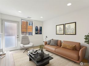4407 42nd Avenue SW D, Seattle WA 98116