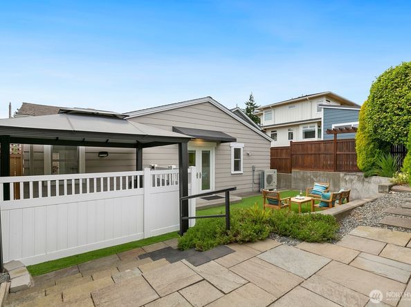 2802 29th Avenue W, Seattle WA 98199