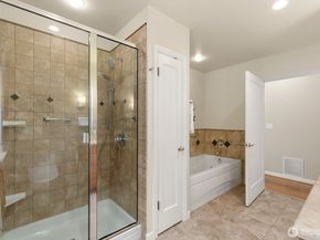 2802 29th Avenue W, Seattle WA 98199